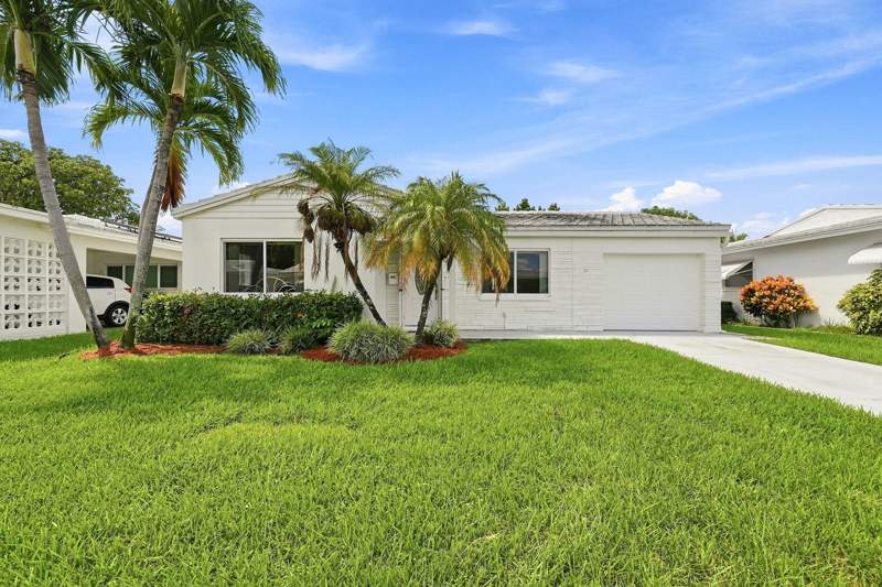 2 bedroom Single Family Residence at 7104 NW 70th Court, Mainlands Of Tamarac Lakes, Tamarac — photo 3
