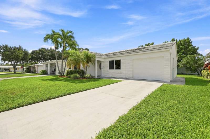 2 bedroom Single Family Residence at 7104 NW 70th Court, Mainlands Of Tamarac Lakes, Tamarac — photo 5