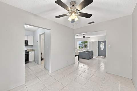 7104 NW 70th Court, Tamarac FL - photo 11 of 41