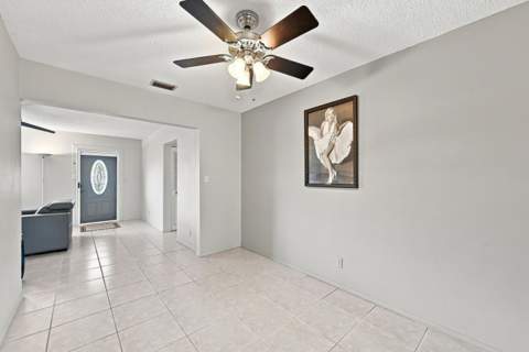 7104 NW 70th Court, Tamarac FL - photo 12 of 41