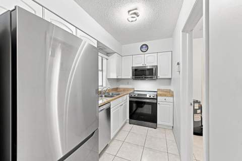 7104 NW 70th Court, Tamarac FL - photo 13 of 41