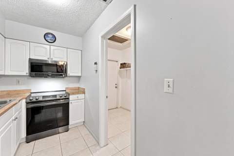 7104 NW 70th Court, Tamarac FL - photo 14 of 41