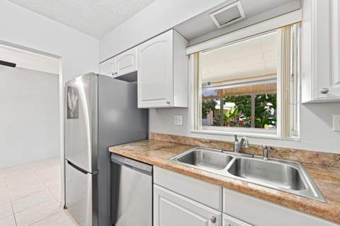 7104 NW 70th Court, Tamarac FL - photo 16 of 41