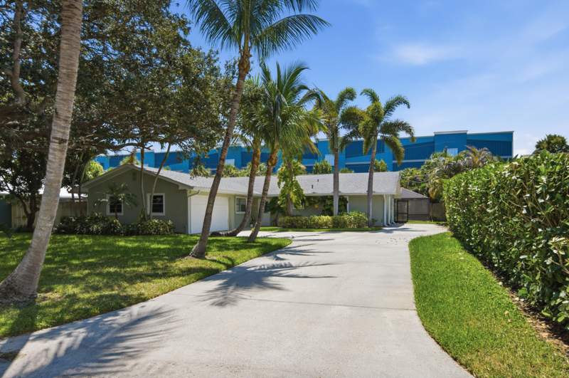 4 bedroom Single Family Residence at 4796 SE Manatee Terrace, Rocky Point, Stuart — photo 3