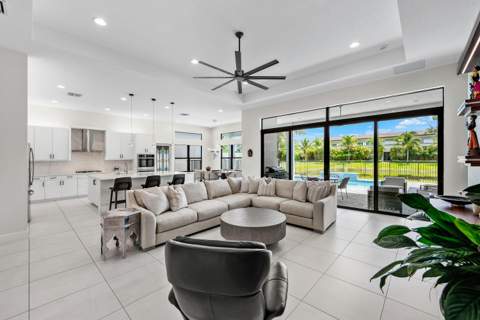 11326 Apricot Valley Drive, Boynton Beach FL - photo 13 of 47