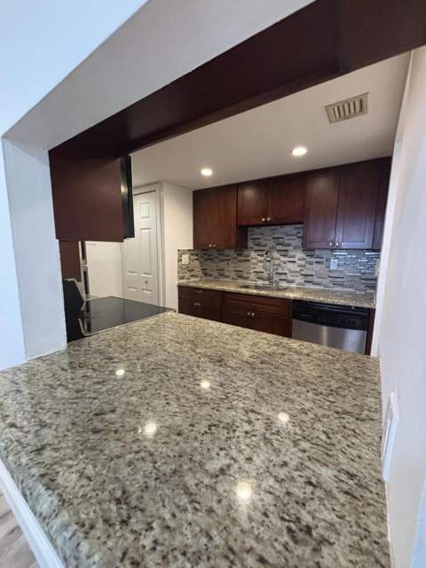 220 Lakeview Drive #103, Weston FL - photo 6 of 26