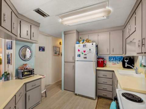 293 NE Moonstone Drive, Jensen Beach FL - photo 12 of 31