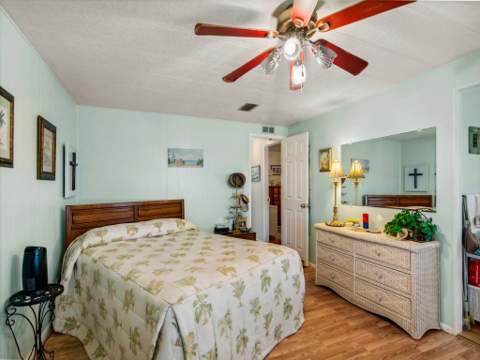 293 NE Moonstone Drive, Jensen Beach FL - photo 17 of 31