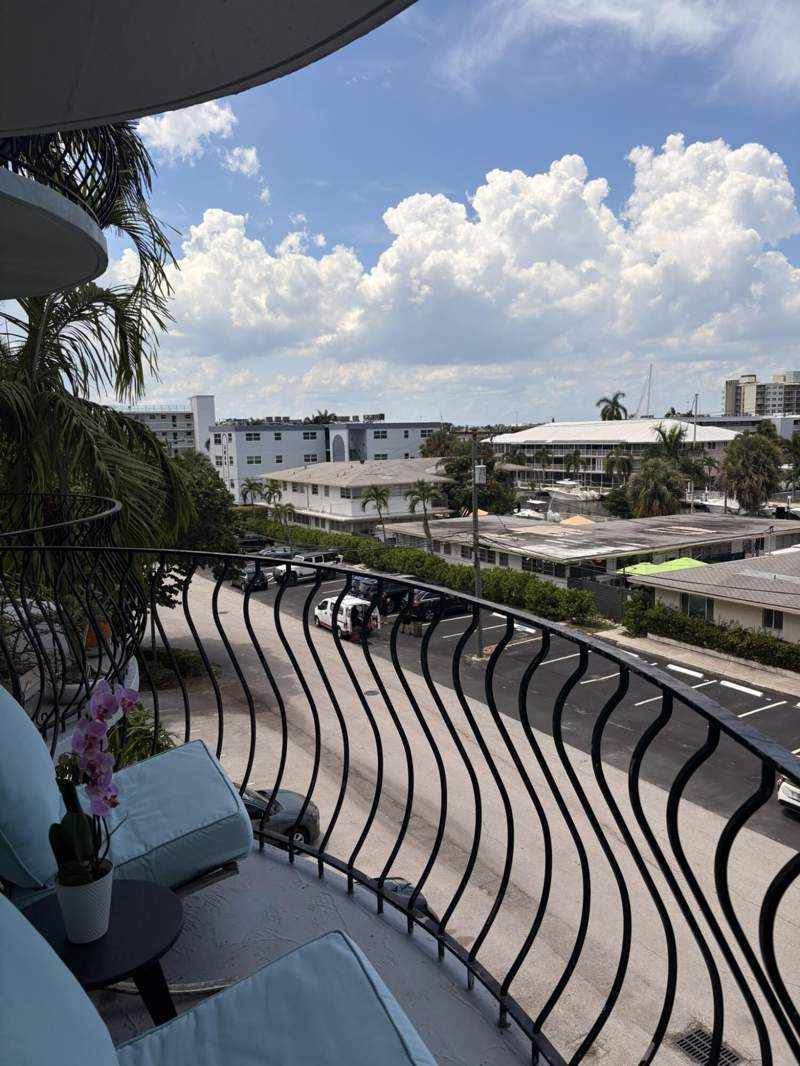 2 bedroom Condominium at 3250 NE 28TH Street #406, LE CERCLE BY THE BEACH CONDO, Fort Lauderdale — photo 3