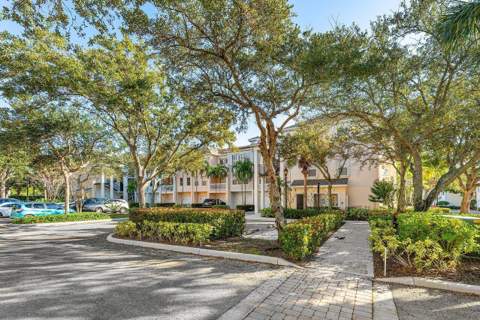 276 Murcia Drive #301, Jupiter FL - photo 9 of 52