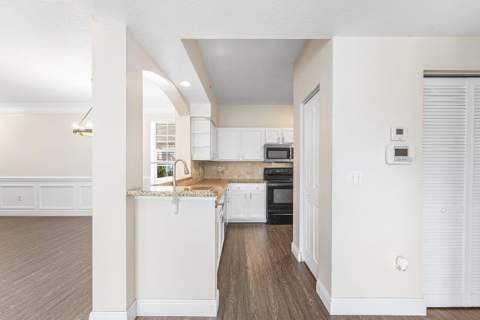 276 Murcia Drive #301, Jupiter FL - photo 15 of 52