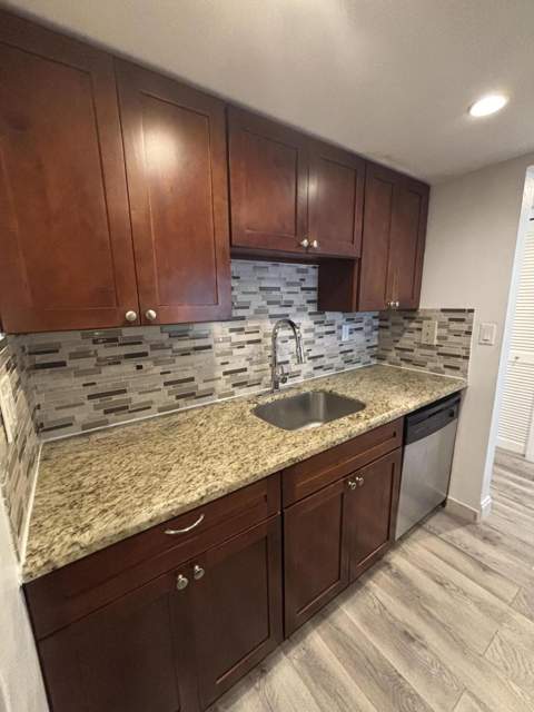220 Lakeview Drive #103, Weston FL - photo 9 of 26