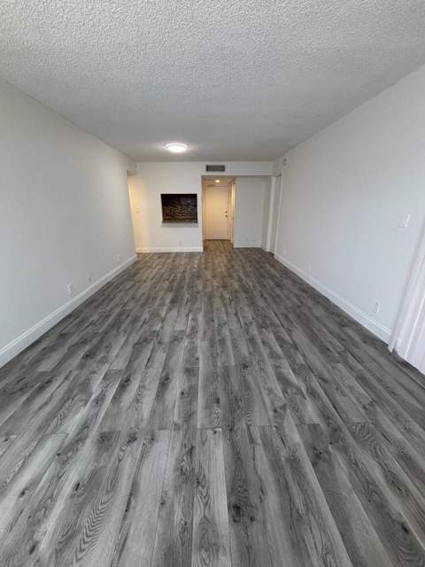 220 Lakeview Drive #103, Weston FL - photo 13 of 26