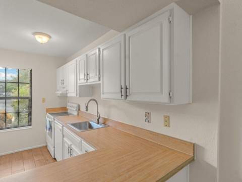 1494 SE Colchester Circle, Port St. Lucie FL - photo 10 of 61