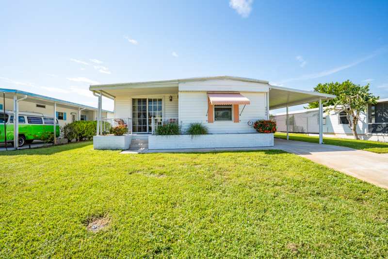 2 bedroom Mobile Home at 6948 SE Delegate Street, Cambridge At Heritage Ridge, Hobe Sound — photo 1