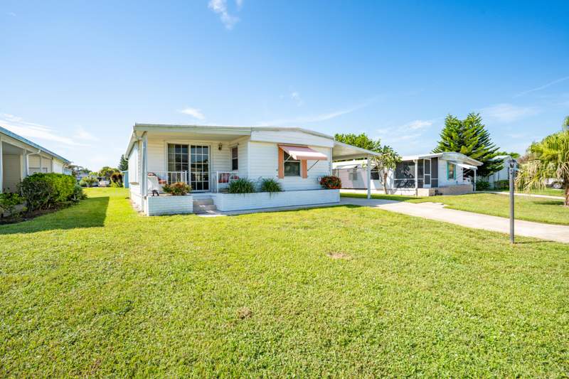 2 bedroom Mobile Home at 6948 SE Delegate Street, Cambridge At Heritage Ridge, Hobe Sound — photo 3