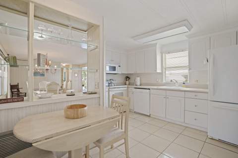 6948 SE Delegate Street, Hobe Sound FL - photo 6 of 36