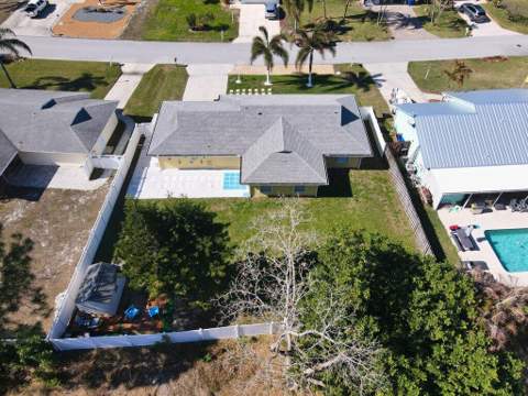 888 NE Maranta Terrado, Jensen Beach FL - photo 13 of 47