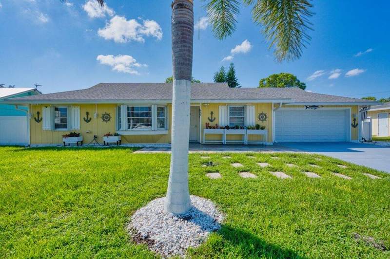 4 bedroom Single Family Residence at 888 NE Maranta Terrado, Jensen Park Estates, Jensen Beach — photo 4