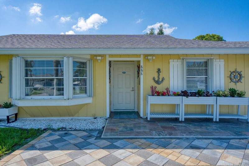 4 bedroom Single Family Residence at 888 NE Maranta Terrado, Jensen Park Estates, Jensen Beach — photo 3