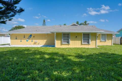 888 NE Maranta Terrado, Jensen Beach FL - photo 9 of 47
