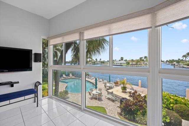 725 N RIVERSIDE Drive #203