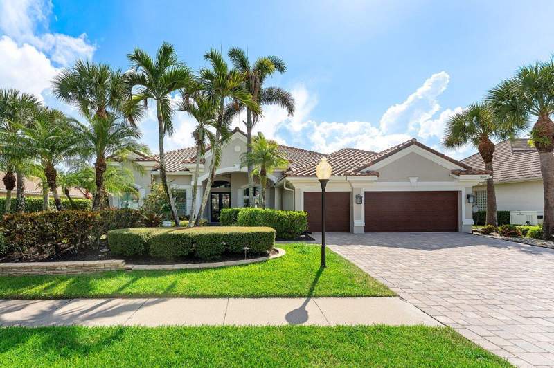 5 bedroom Single Family Residence at 19060 SE Kokomo Lane, Jupiter River Estates-The Moorings, Jupiter — photo 3