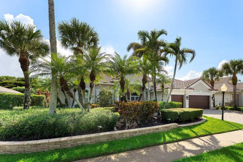 5 bedroom Single Family Residence at 19060 SE Kokomo Lane, Jupiter River Estates-The Moorings, Jupiter — photo 4
