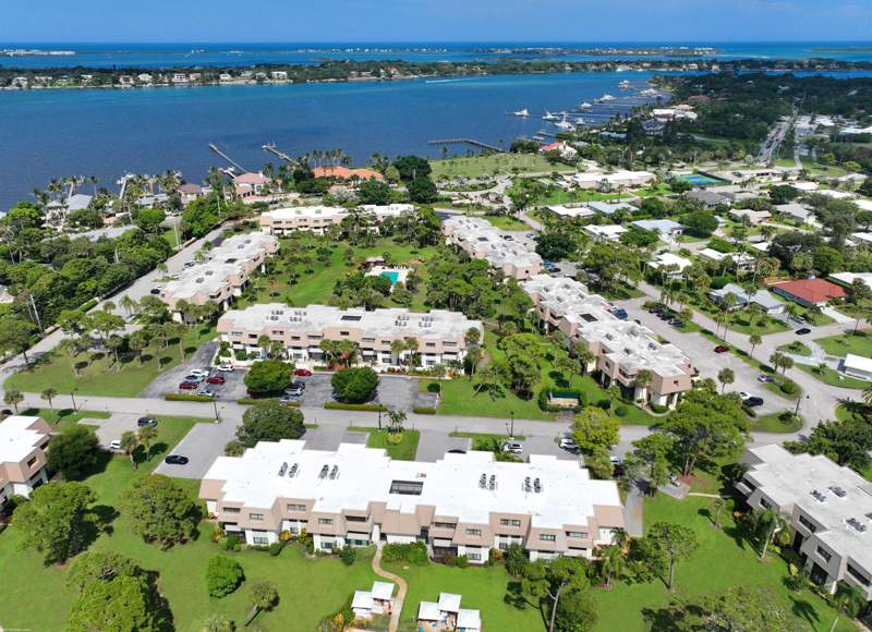 2 bedroom Condominium at 1800 SE Saint Lucie Boulevard #6-201, Conquistador Condo, Stuart — photo 3
