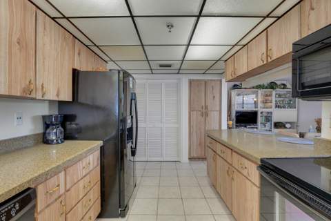 372 Golfview Road #403, North Palm Beach FL - photo 23 of 42