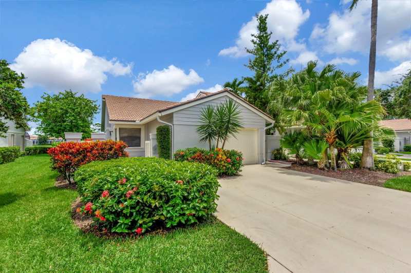 2 bedroom Townhouse at 523 Prestwick Circle, Prestwick Chase, Palm Beach Gardens — photo 1