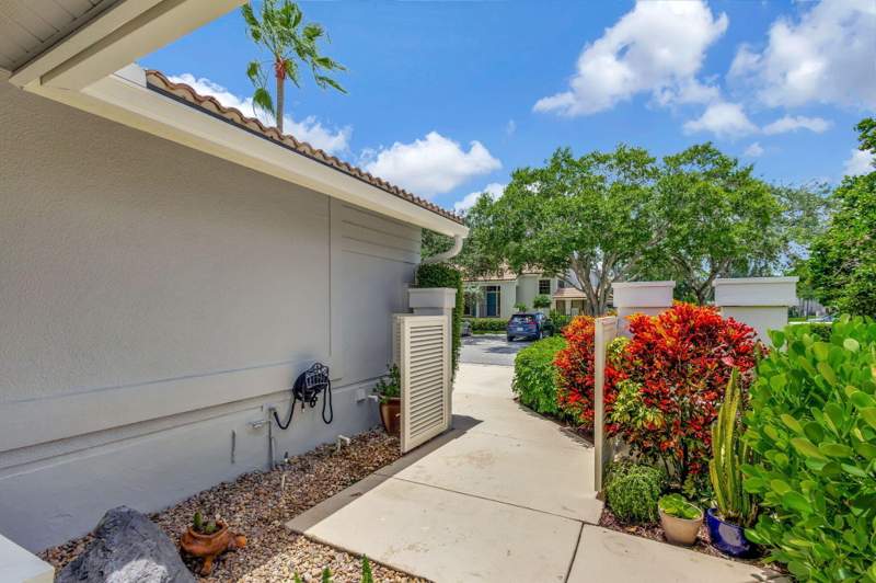 2 bedroom Townhouse at 523 Prestwick Circle, Prestwick Chase, Palm Beach Gardens — photo 5