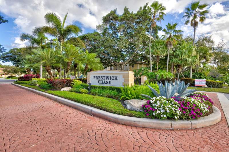 2 bedroom Townhouse at 523 Prestwick Circle, Prestwick Chase, Palm Beach Gardens — photo 2