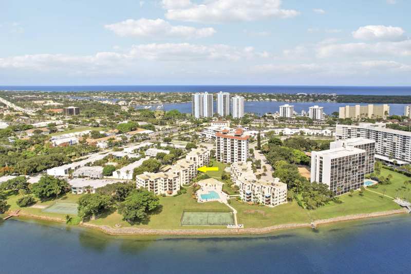 2 bedroom Condominium at 372 Golfview Road #403, Everglades Of North Palm Beach, North Palm Beach — photo 1
