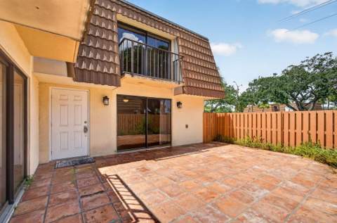 185 Charter Way, West Palm Beach FL - photo 7 of 38