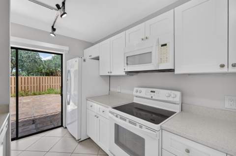 185 Charter Way, West Palm Beach FL - photo 20 of 38