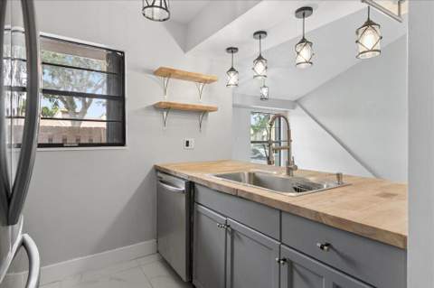 2062 SW 82nd Avenue, Davie FL - photo 7 of 23