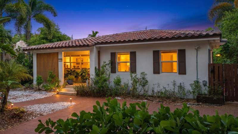 3 bedroom Single Family Residence at 1519 Washington Street, Hollywood, Hollywood — photo 2