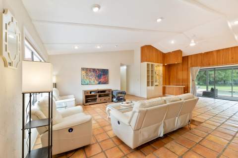8501 NW 80 Street, Tamarac FL - photo 8 of 41