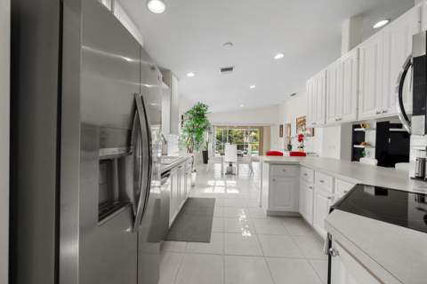 8038 Montserrat Place, Wellington FL - photo 19 of 48