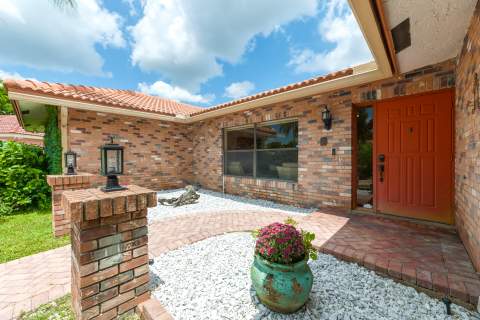 8501 NW 80 Street, Tamarac FL - photo 6 of 41