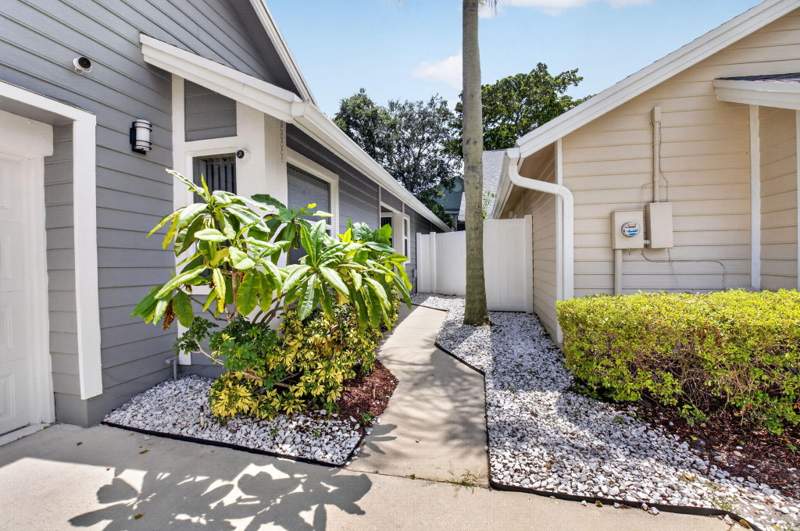 3 bedroom Single Family Residence at 5335 Park Place Circle, Fairfield At Boca 1 Of Cedar Grove, Boca Raton — photo 2