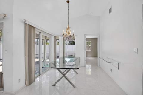 5335 Park Place Circle, Boca Raton FL - photo 8 of 39