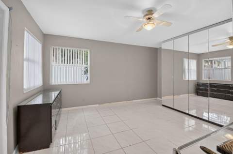 5335 Park Place Circle, Boca Raton FL - photo 12 of 39