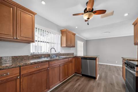 7823 NW 40th Street, Coral Springs FL - photo 9 of 36