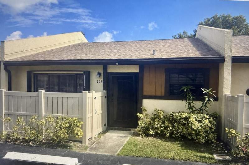 2 bedroom Villa at 725 Banks Road, Woodlake Isles, Margate — photo 2