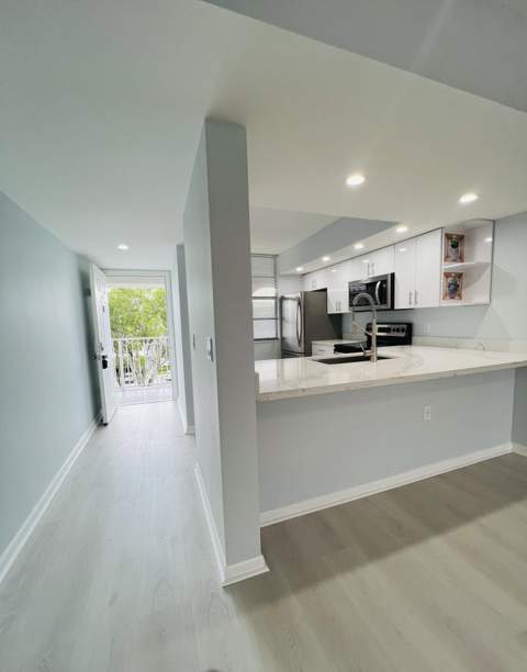 3635 Whitehall Drive #404, West Palm Beach FL - photo 6 of 38