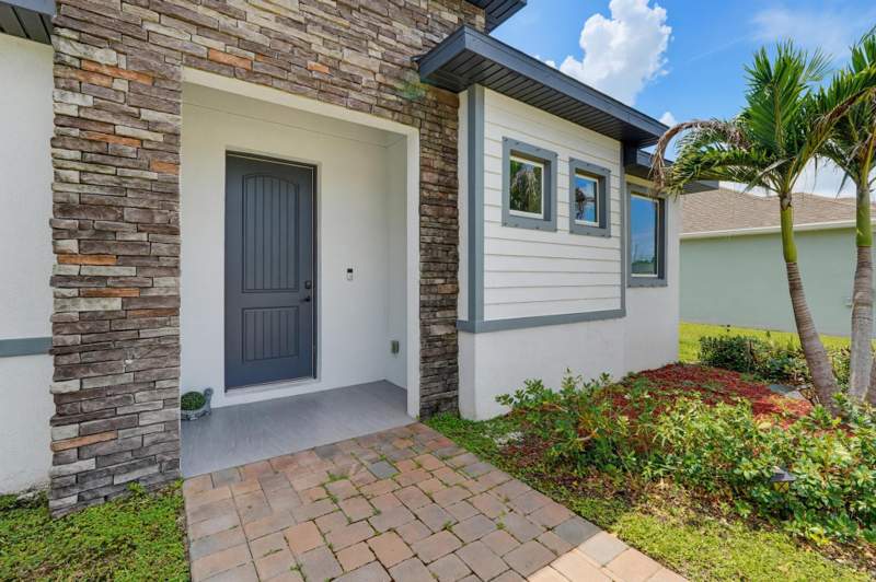3 bedroom Single Family Residence at 2384 SW Salmon Road, Port St Lucie Section 35, Port St. Lucie — photo 4