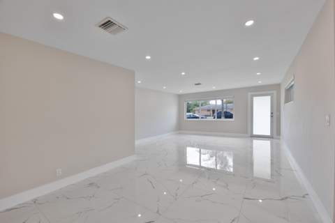 215 Evergreen Drive, West Palm Beach FL - photo 11 of 39