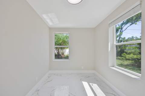 215 Evergreen Drive, West Palm Beach FL - photo 23 of 39